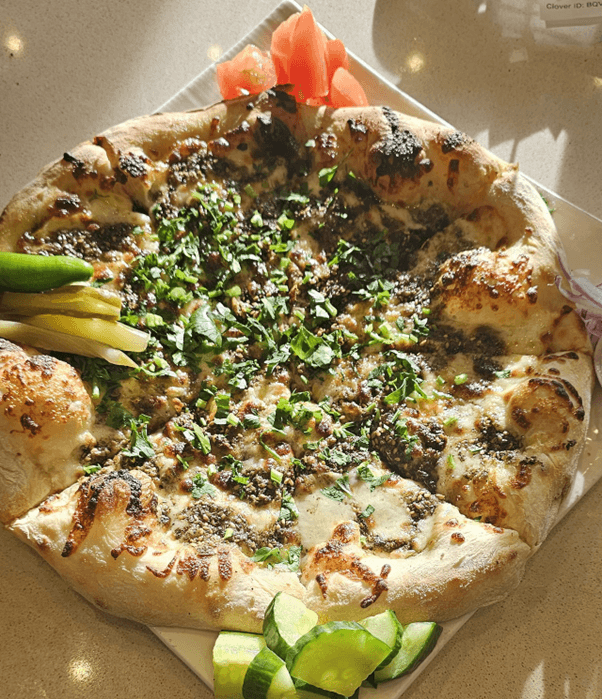Manouche Zaatar Pie